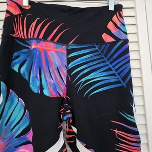 Victoria's Secret Pink Ultimate Leggings with Tropical Design